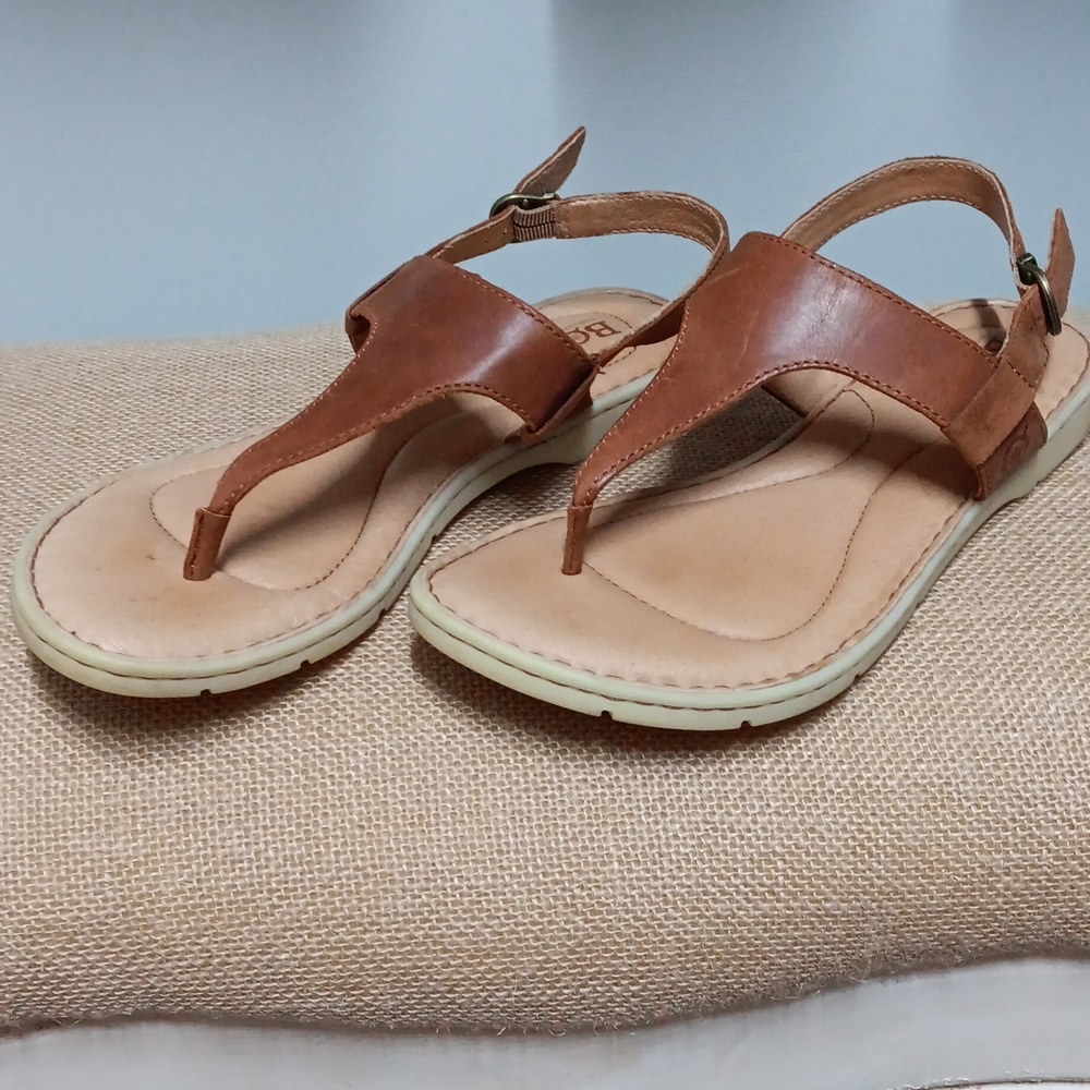 EUC Born Taylor leather sandals, size 7M